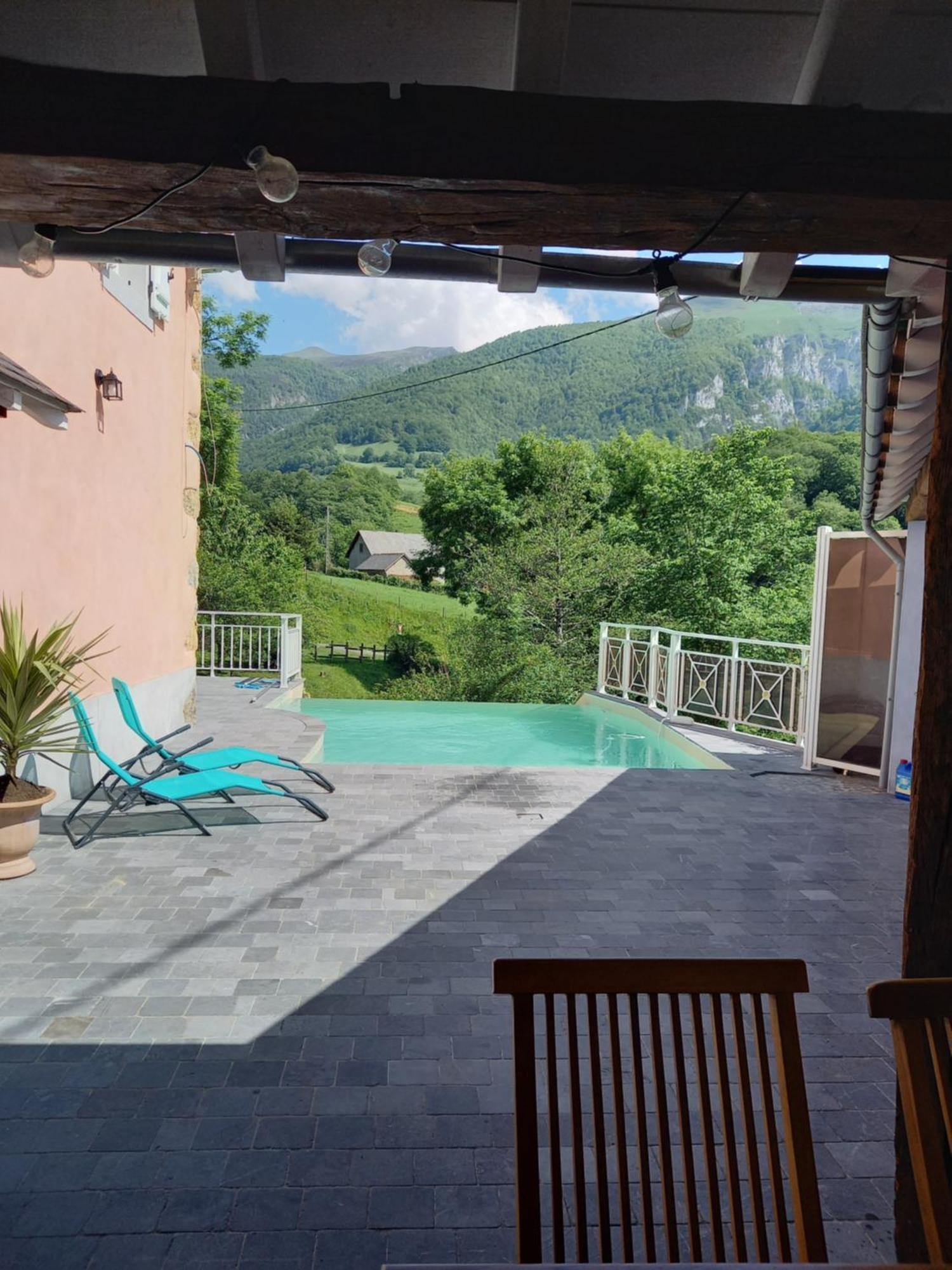 Maison Ainerak Gite A Sainte Engrace La Pierre Saint Martin Luaran gambar